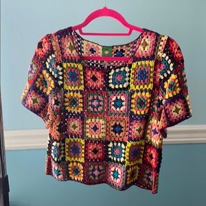 Cropped crochet floral top
